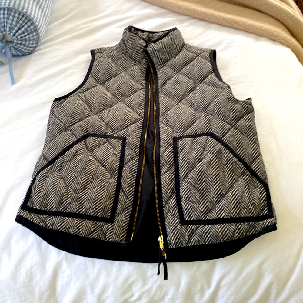 Jcrew houndstooth puffer vest, size S